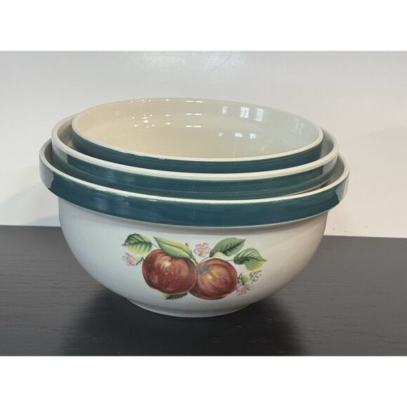 Vintage Casuals Apples Mixing Nesting Bowls Set of 3 Grannycore Cottagecore - Picture 1 of 11